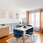 Elegant Haussmannian-Style Apt In Paris I Balcony And City Views, Close To Metro, Parking Available
