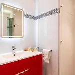 Elegant Haussmannian-Style Apt In Paris I Balcony And City Views, Close To Metro, Parking Available