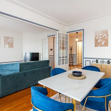 Appartamento Elegant Haussmannian-style In I Balcony And Views, Close To Metro, Parking Available *