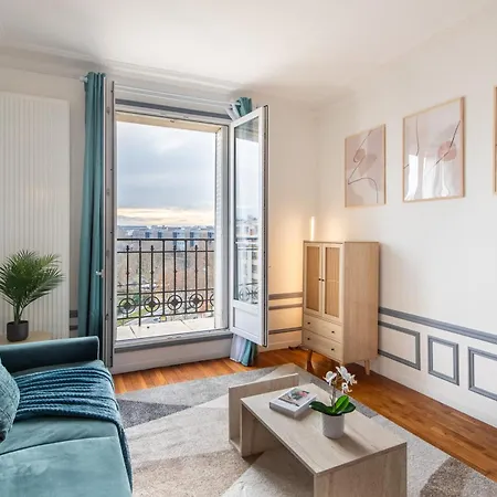Elegant Haussmannian-style In I Balcony And Views, Close To Metro, Parking Available Appartamento *