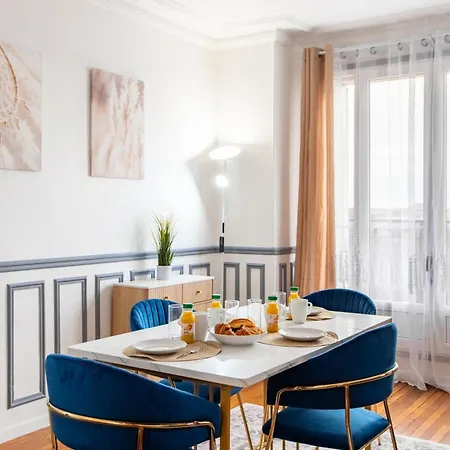 Appartamento Elegant Haussmannian-style In I Balcony And Views, Close To Metro, Parking Available Parigi