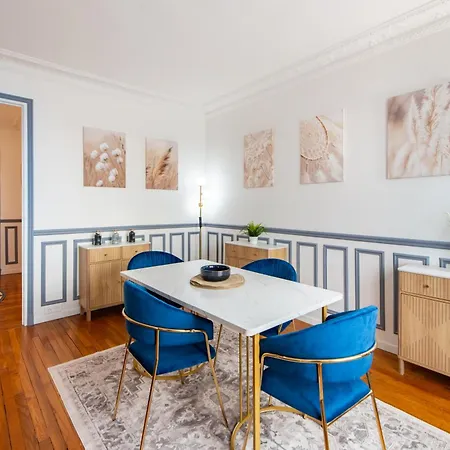 Appartamento Elegant Haussmannian-style In I Balcony And Views, Close To Metro, Parking Available *