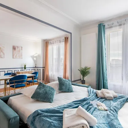 Appartamento Elegant Haussmannian-style In I Balcony And Views, Close To Metro, Parking Available *